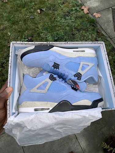 Air Jordan 4 SE “University Blue” photo review