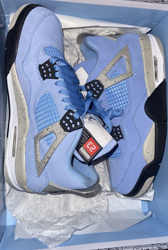 Air Jordan 4 SE “University Blue” photo review