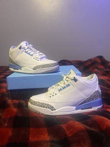 Air Jordan 3 Retro 'UNC' photo review