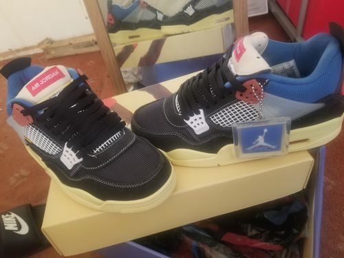 Union x Jordan 4 Retro "Off Noir" photo review