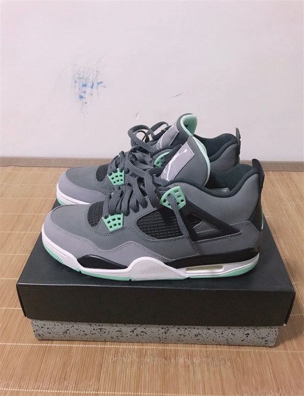 Jordan 4 “Green Glow” photo review