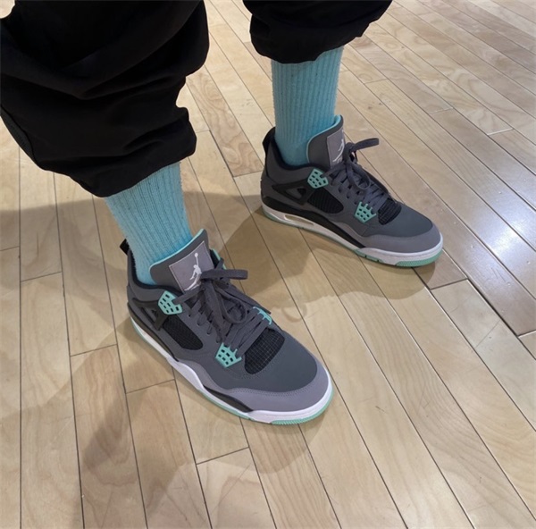 Jordan 4 “Green Glow” photo review