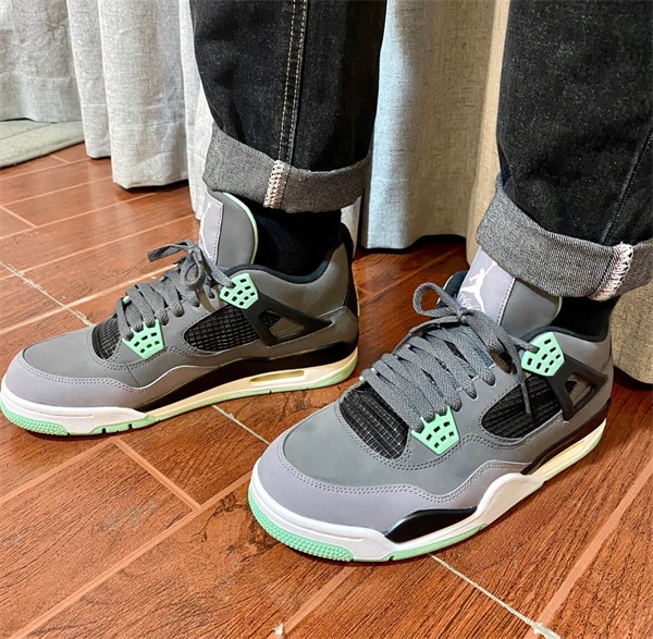 Jordan 4 “Green Glow” photo review