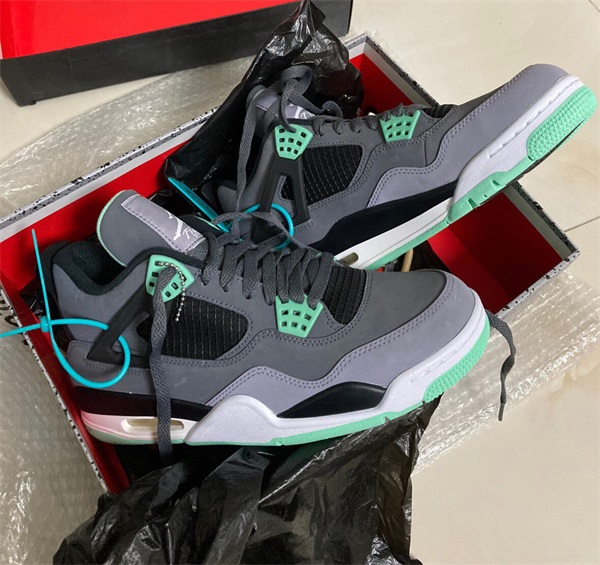 Jordan 4 “Green Glow” photo review