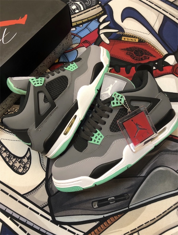 Jordan 4 “Green Glow” photo review