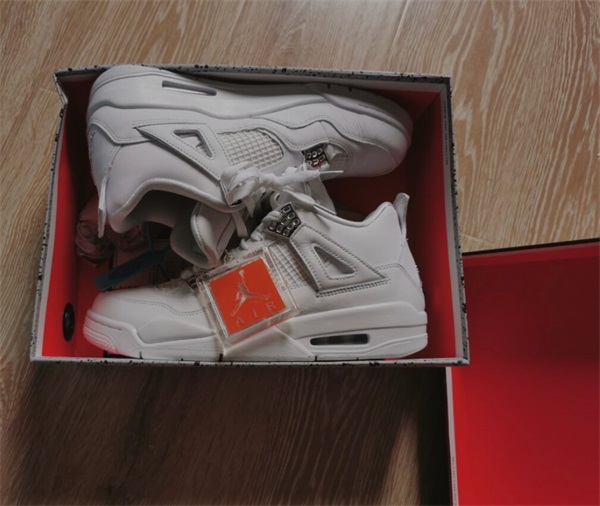 Jordan 4 Retro “Pure Money” photo review