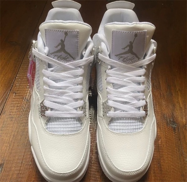 Jordan 4 Retro “Pure Money” photo review