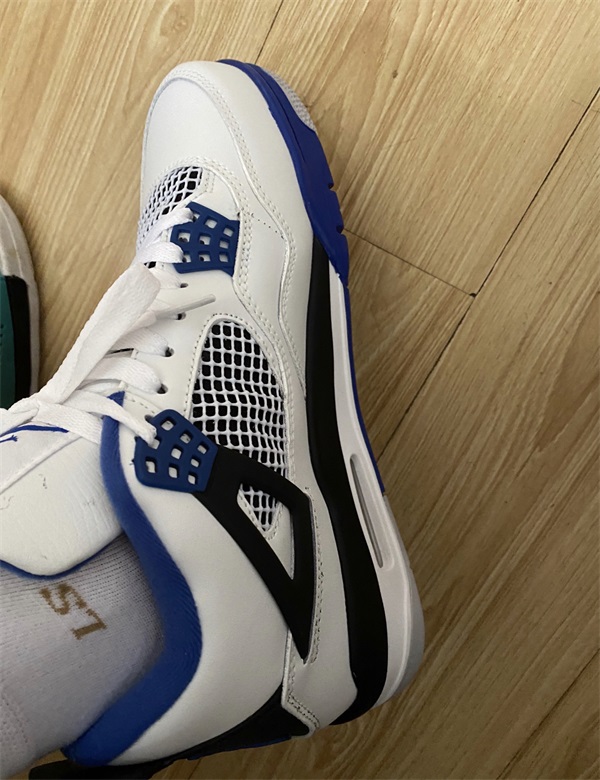 Air Jordan 4 “Motorsport” photo review