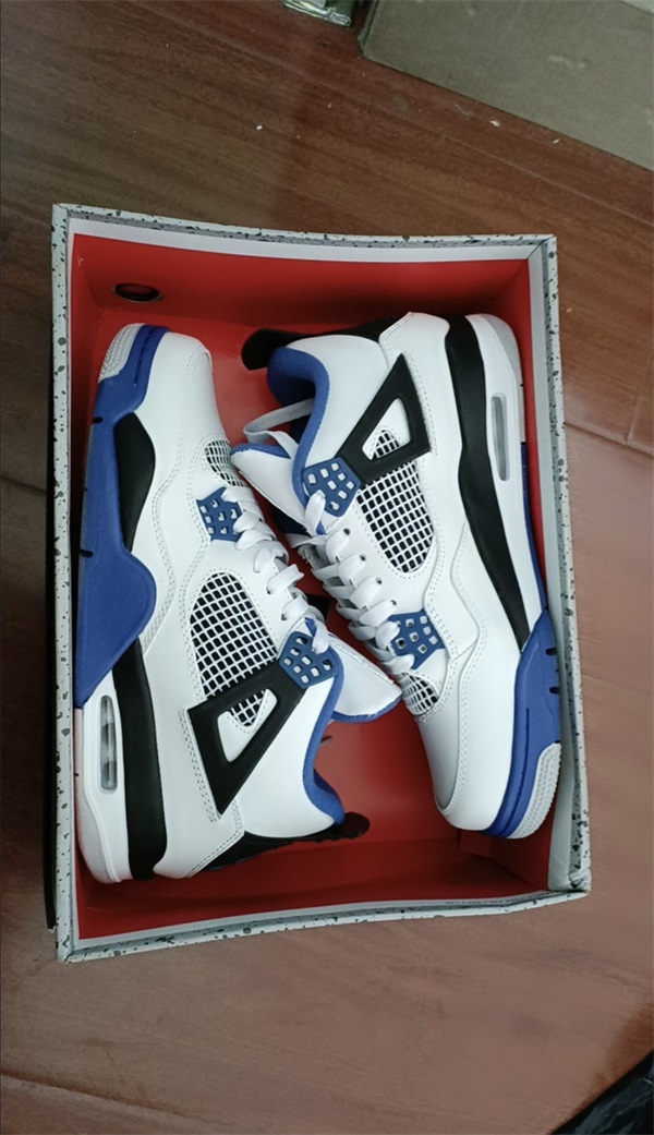 Air Jordan 4 “Motorsport” photo review