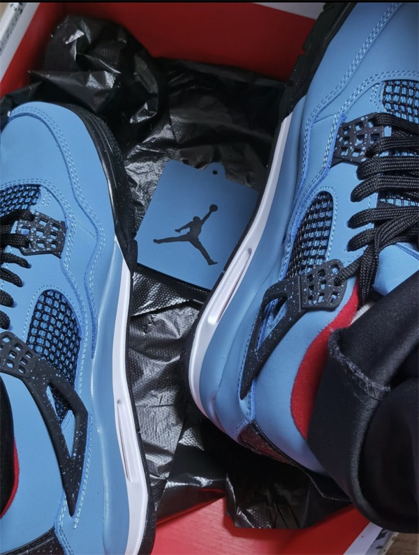 Travis Scott x Air Jordan 4 Retro "Cactus Jack" photo review