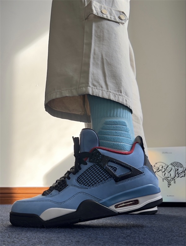 Travis Scott x Air Jordan 4 Retro "Cactus Jack" photo review