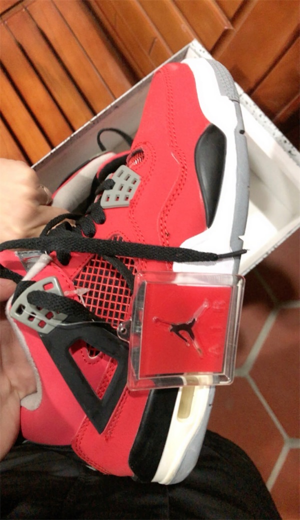 Jordan 4 “Toro Bravo” photo review