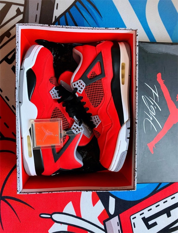 Jordan 4 “Toro Bravo” photo review