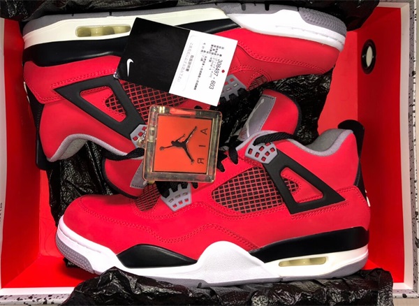 Jordan 4 “Toro Bravo” photo review