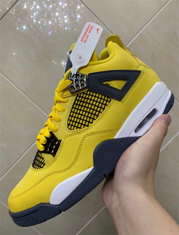 Jordan 4 “Lightning” photo review