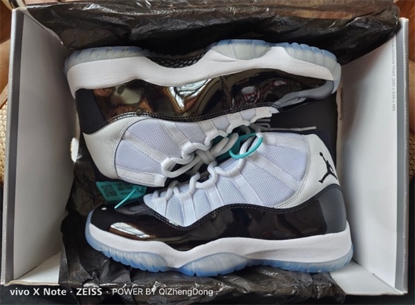 Jordan 11 “Concord” photo review