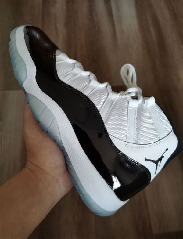 Jordan 11 “Concord” photo review