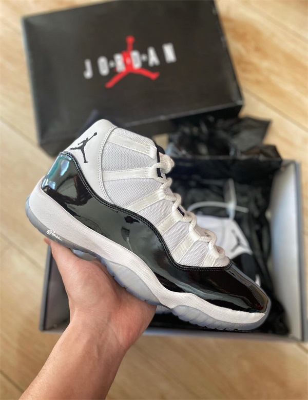 Jordan 11 “Concord” photo review