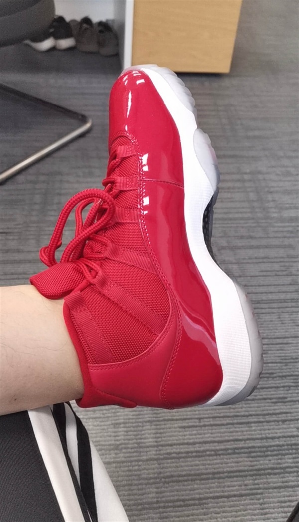 Air Jordan 11 Retro "Win Like 96" photo review