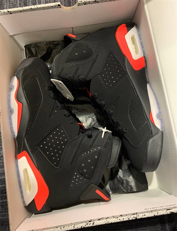 Air Jordan 6 “Black Infrared” photo review