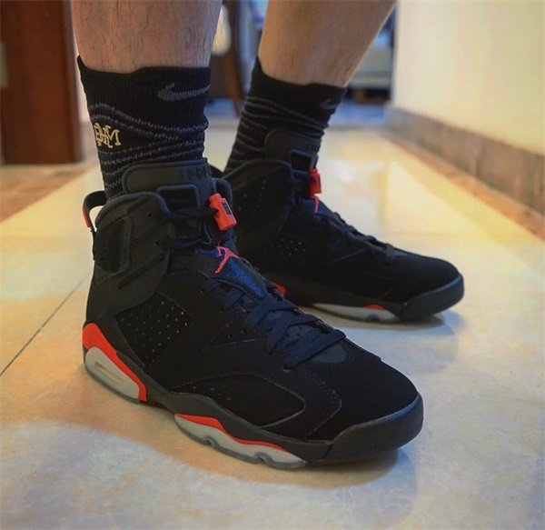 Air Jordan 6 “Black Infrared” photo review