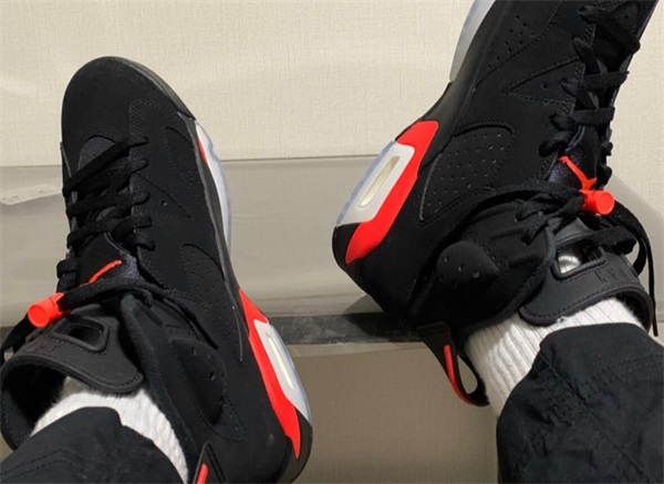 Air Jordan 6 “Black Infrared” photo review