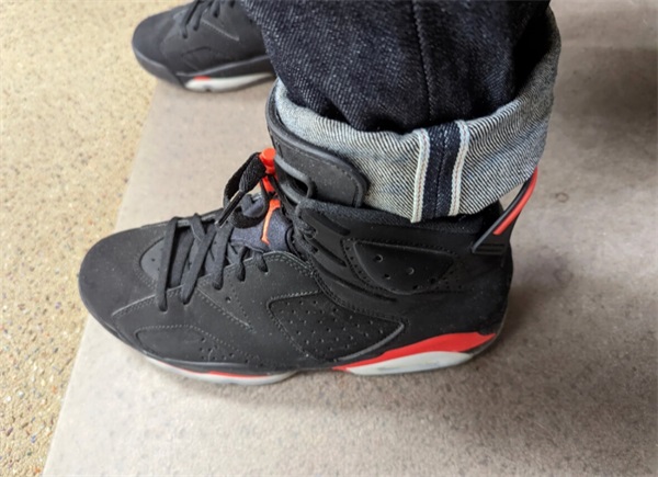 Air Jordan 6 “Black Infrared” photo review