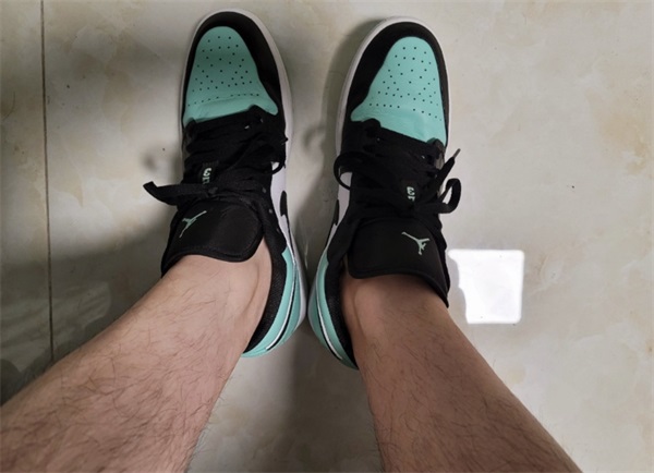 Jordan 1 Low "Emerald Toe" photo review