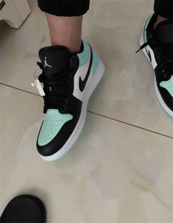 Jordan 1 Low "Emerald Toe" photo review