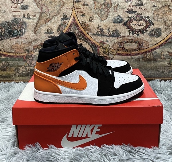 Jordan 1 “Shattered Backboard” Mid photo review