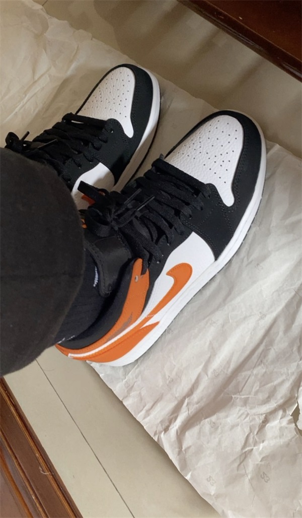 Jordan 1 “Shattered Backboard” Mid photo review