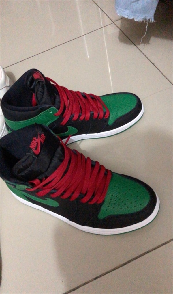 Air Jordan 1 Retro High OG 'Pine Green 2.0' photo review