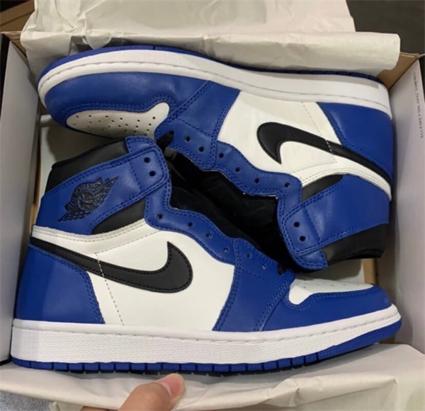 Air Jordan 1 Retro High OG “Game Royal” photo review