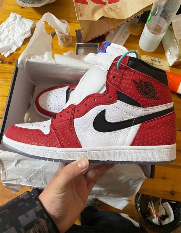 Air Jordan 1 Retro High OG "Origin Story" photo review