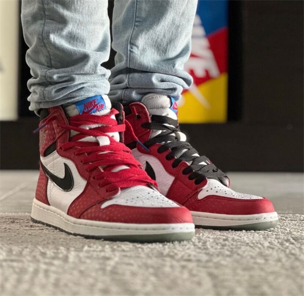 Air Jordan 1 Retro High OG "Origin Story" photo review