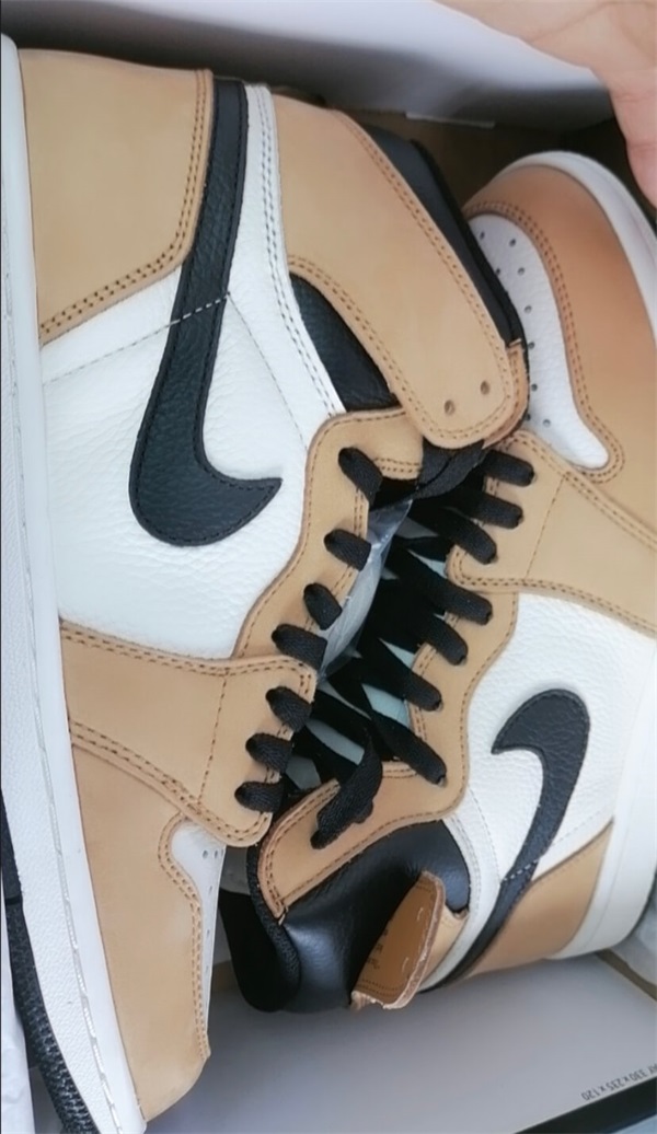 Air Jordan 1 Retro High OG “Rookie of the Year” photo review