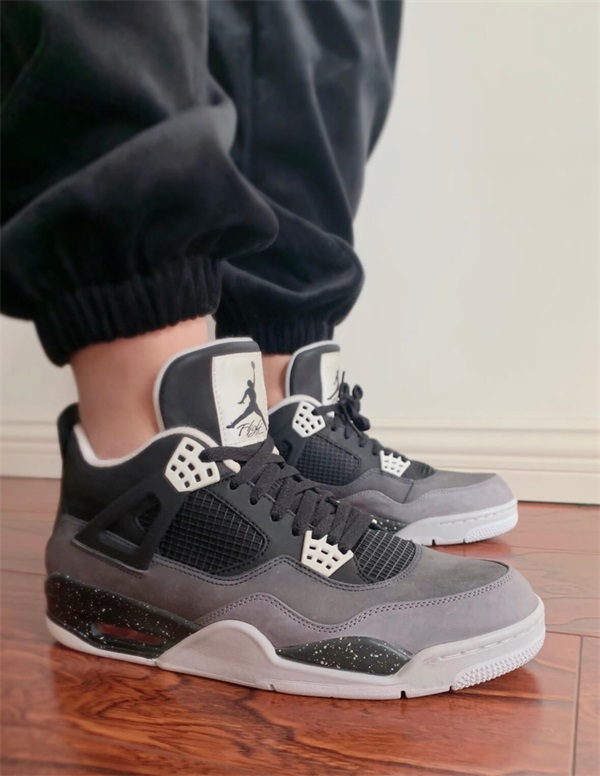 Air Jordan 4 Retro “Fear” photo review