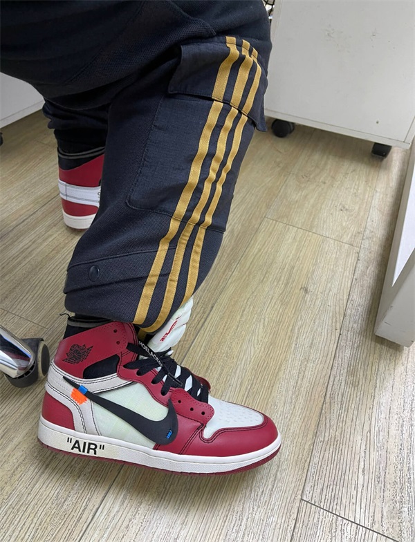 Off-White x Air Jordan 1 Retro High OG 'Chicago' photo review