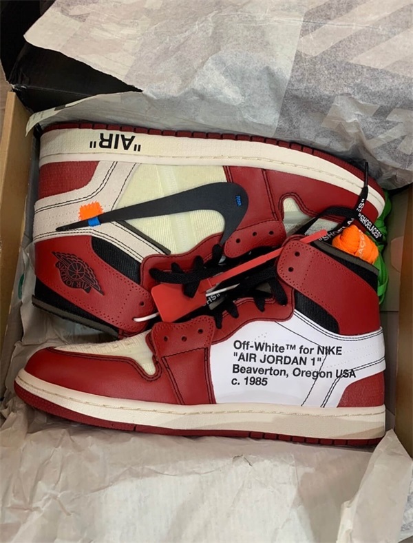 Off-White x Air Jordan 1 Retro High OG 'Chicago' photo review