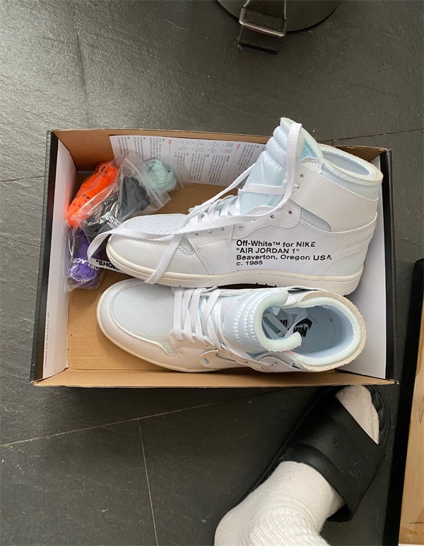 Off-White x Air Jordan 1 Retro High OG ‘White’ photo review