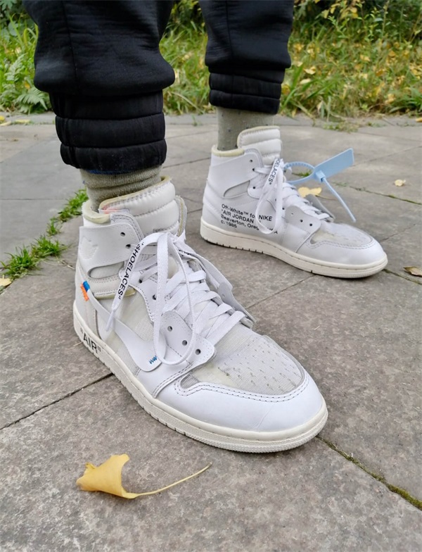 Off-White x Air Jordan 1 Retro High OG ‘White’ photo review