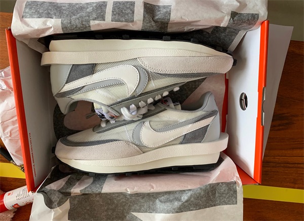 Sacai x Nike LDWaffle “Wolf Grey” photo review