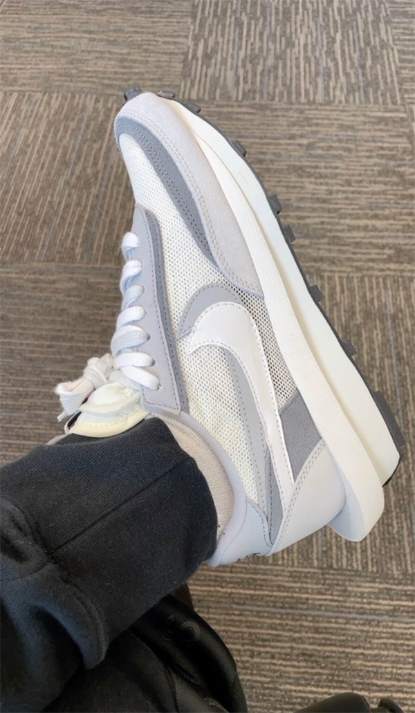 Sacai x Nike LDWaffle “Wolf Grey” photo review