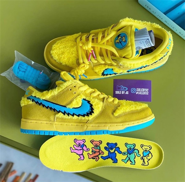 Nike x Grateful Dead SB Dunk Low 'Yellow Bear' photo review