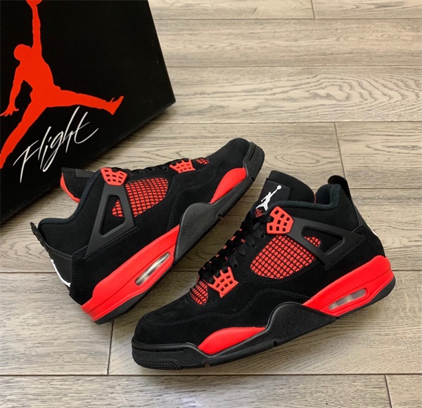 Air Jordan 4 “Red Thunder” photo review