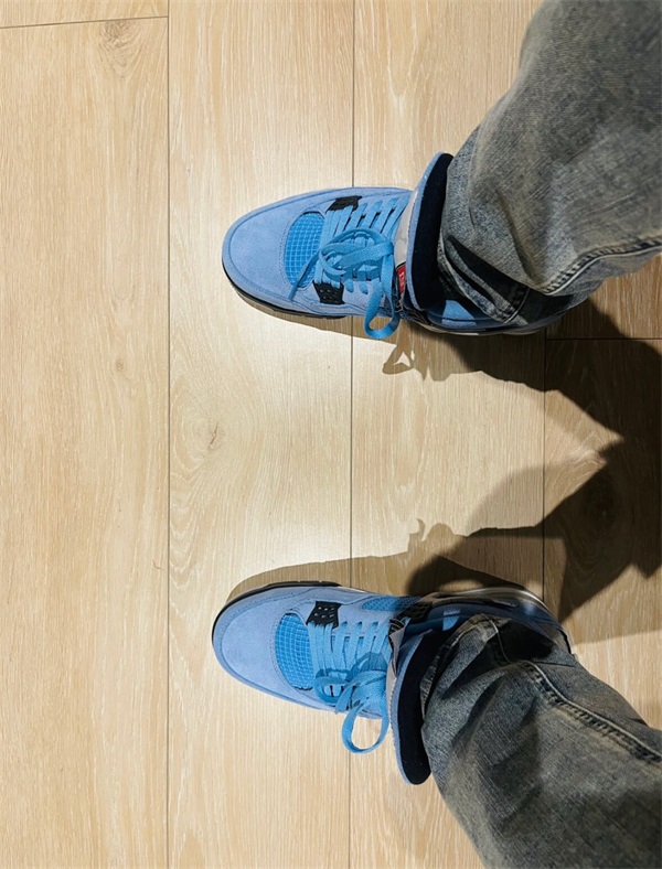 Air Jordan 4 SE “University Blue” photo review