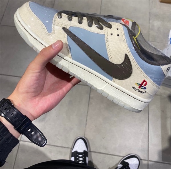 Travis Scott x PlayStation x Dunk Low "PS5" photo review