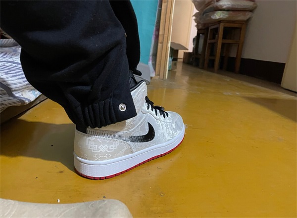 CLOT Jordan 1 Mid “Fearless” photo review