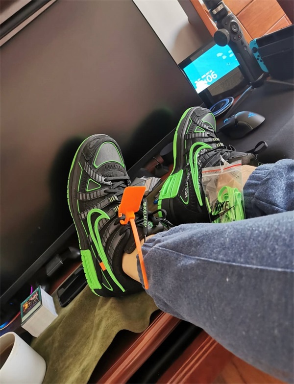 Off-White x Air Rubber Dunk "Green Strike" photo review