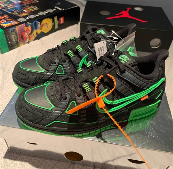 Off-White x Air Rubber Dunk "Green Strike" photo review